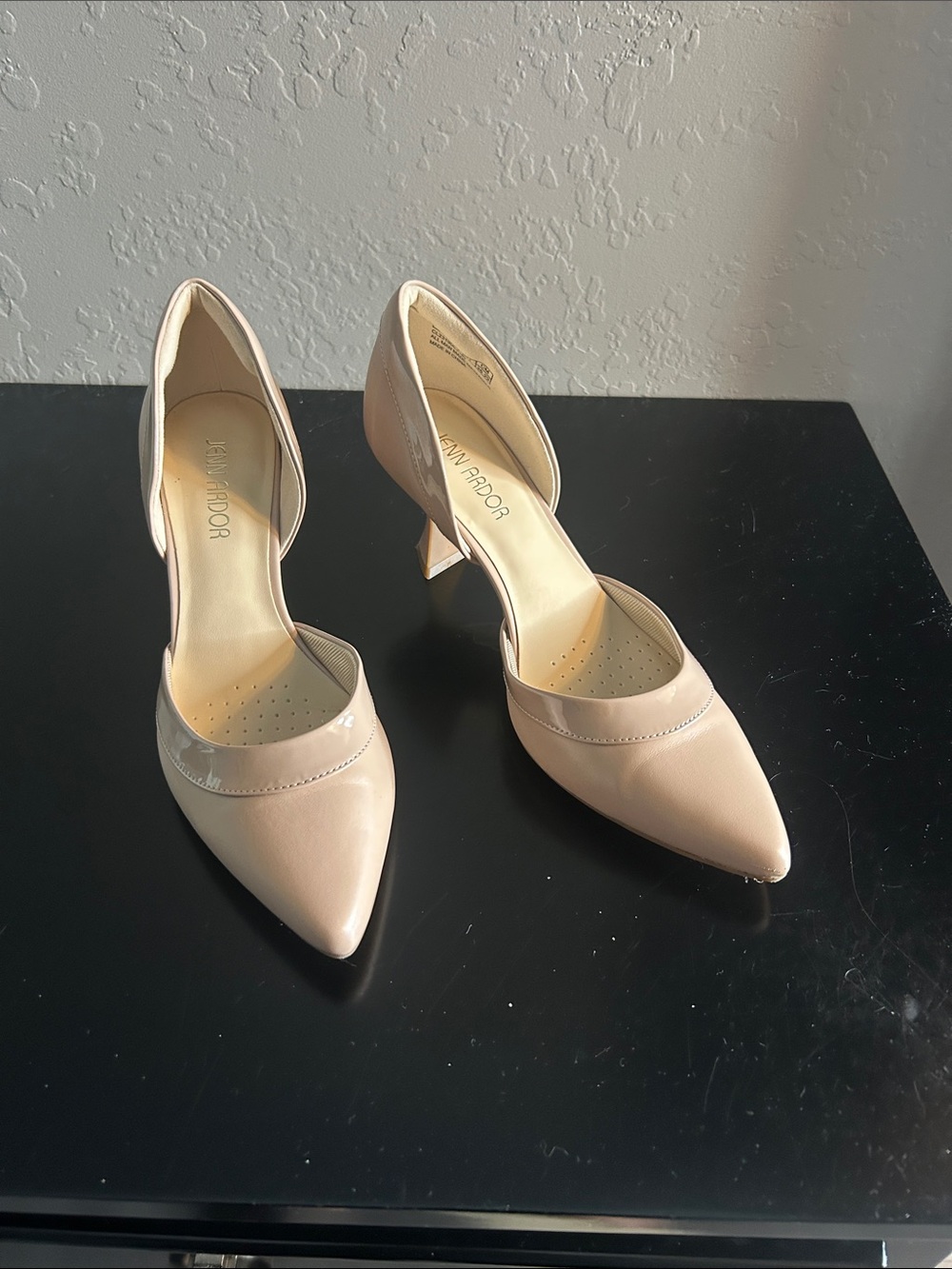 Pointed Toe Pumps, Nude Color - Picture 6 of 7